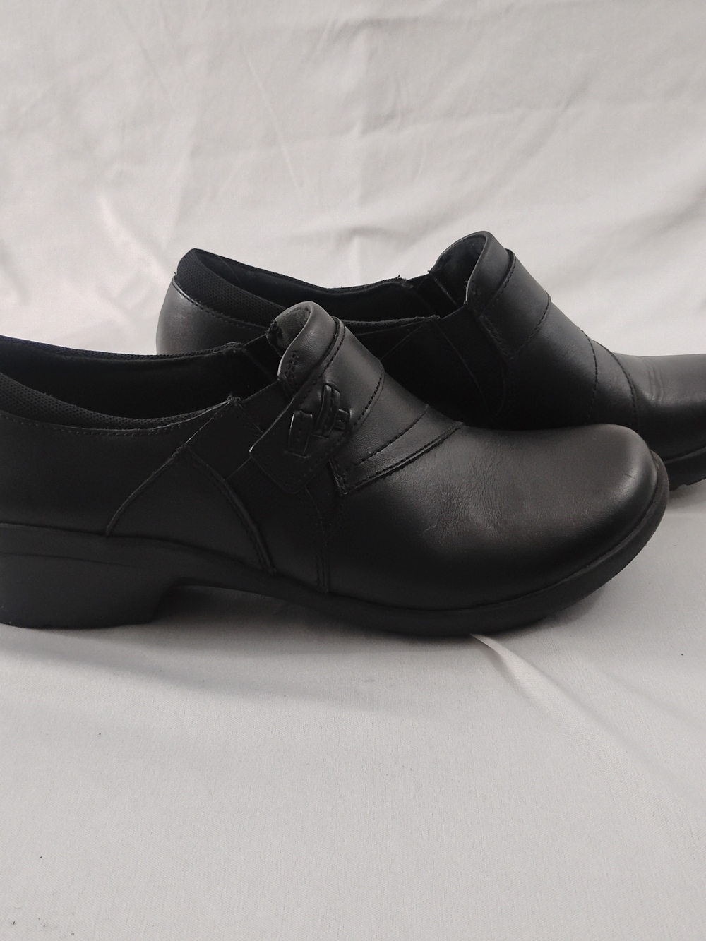 Clarks Black Leather Slip-On Comfort Shoes Size 8.5 - Picture 2 of 7